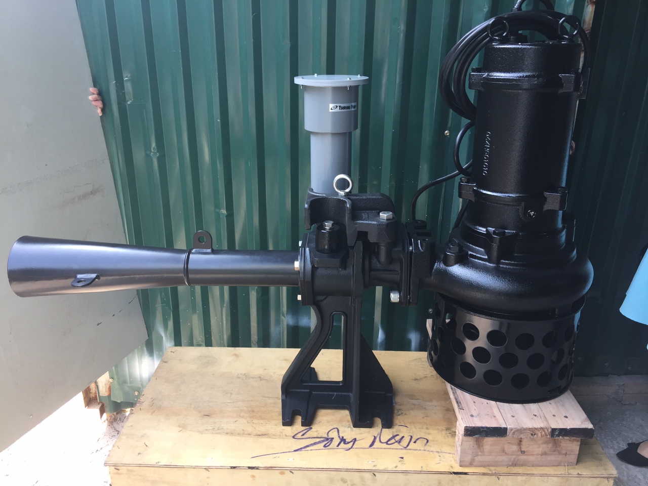 SỤC KHÍ CHÌM ĐƠN TIA BER